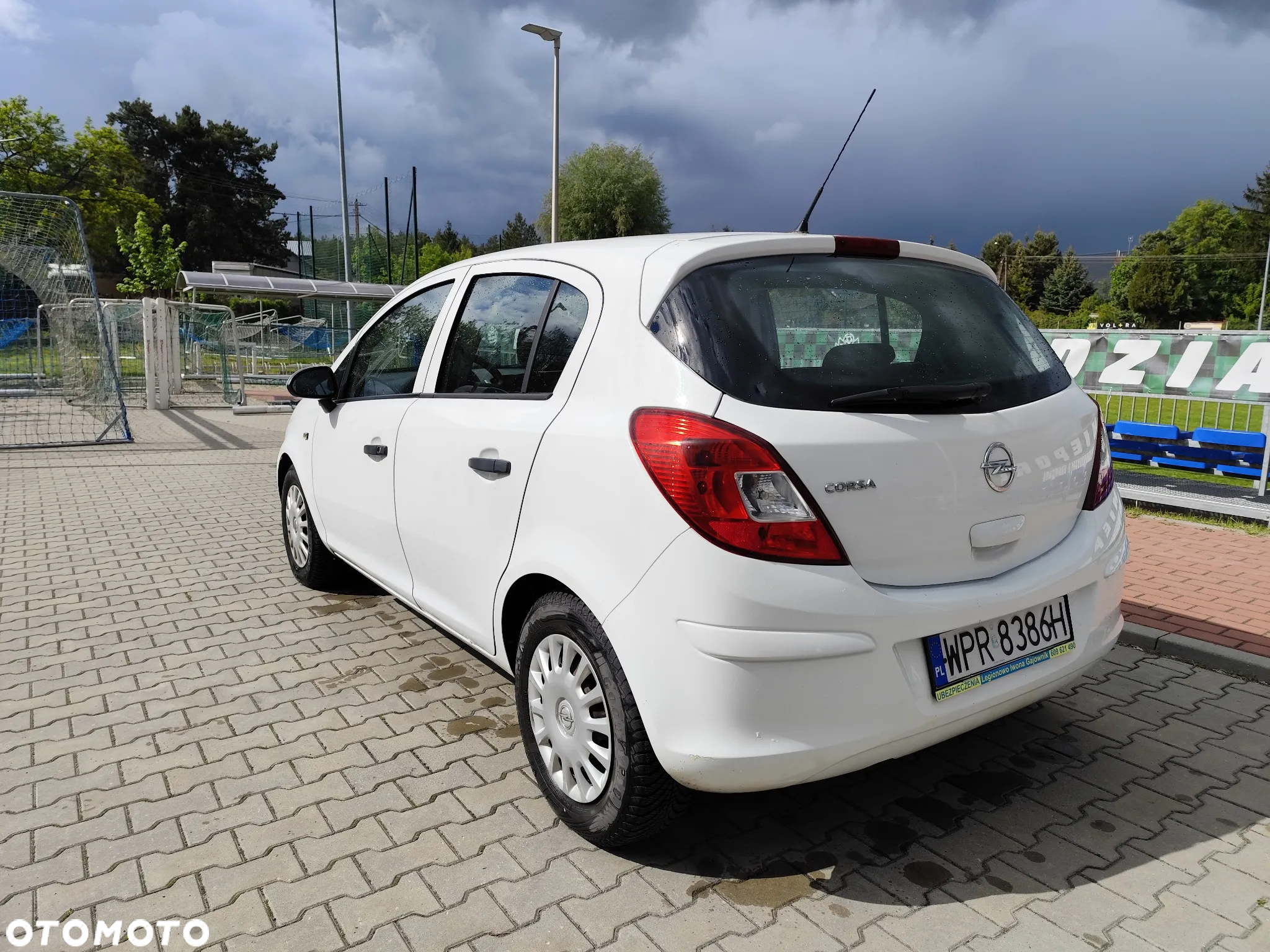 Opel Corsa 1.2 16V Enjoy - 11