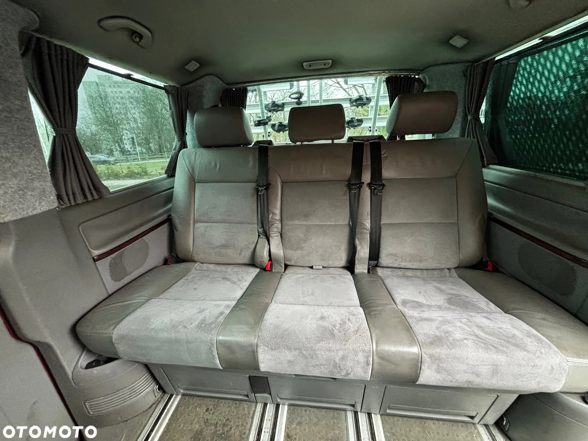 Volkswagen Multivan - 10