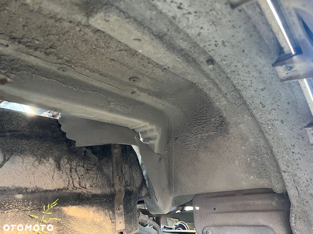 Kabina Nissan Cabstar Bez Korozji Import - 10