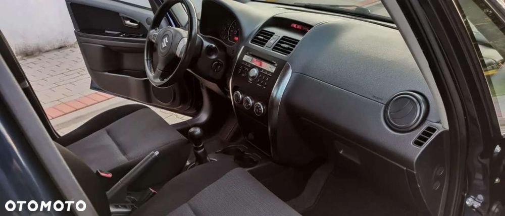 Suzuki SX4 1.6 VVT Comfort - 28