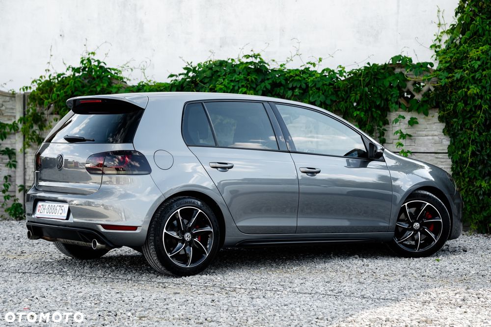 Volkswagen Golf 2.0 GTI DSG - 11