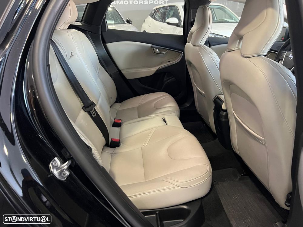 Volvo V40 2.0 D2 Momentum - 18