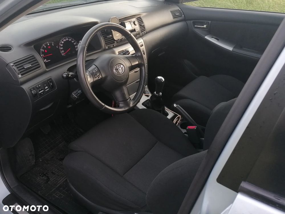 Toyota Corolla 1.4 D-4D Sol - 15
