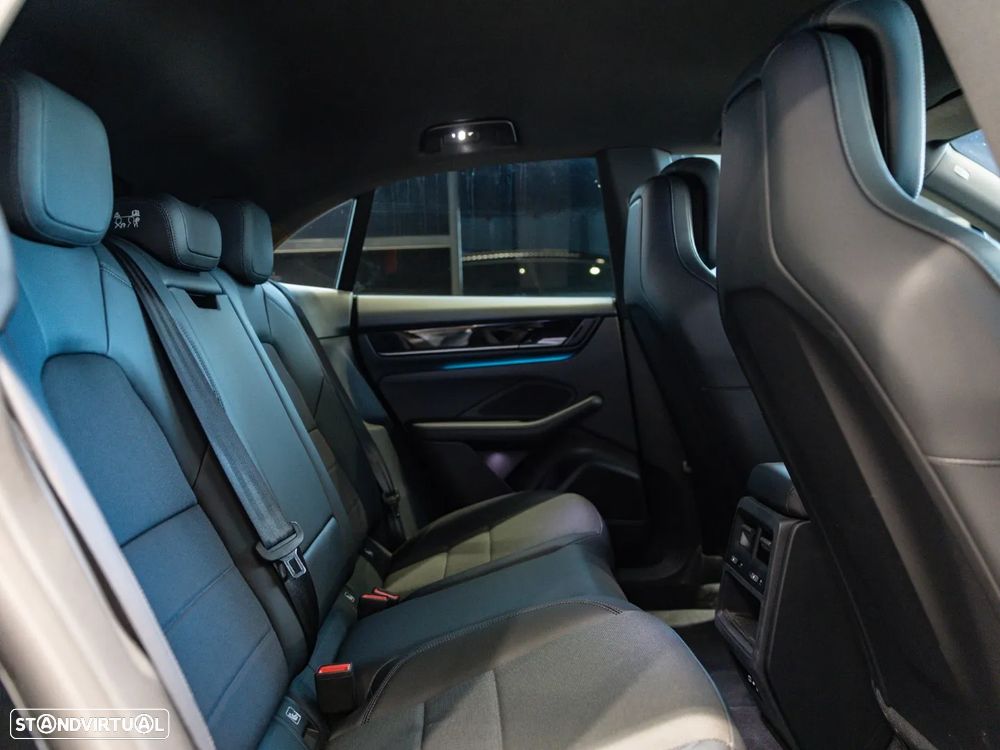 Porsche Macan Electric - 39