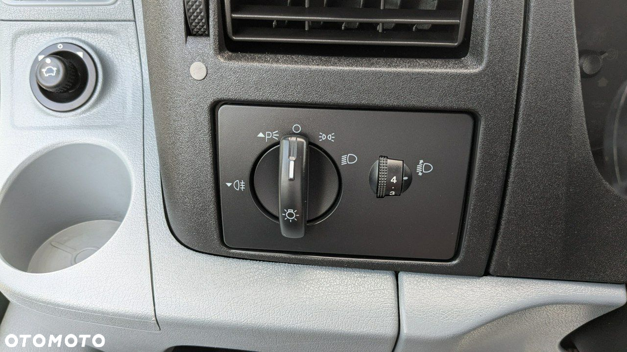Ford Transit - 28