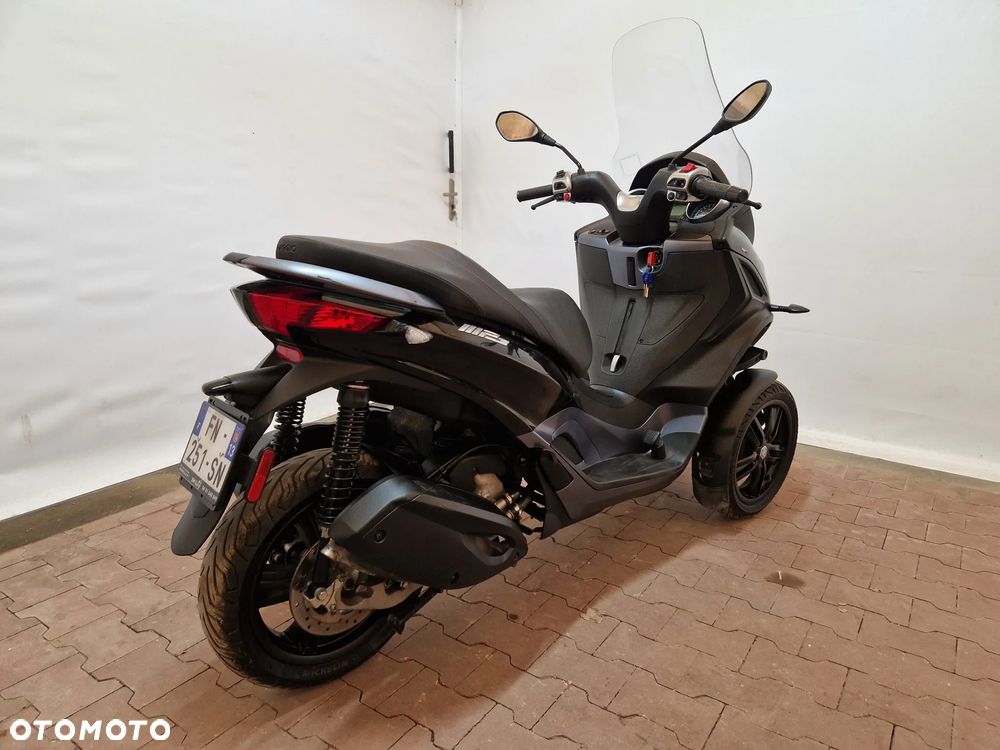 Piaggio MP-3 - 6