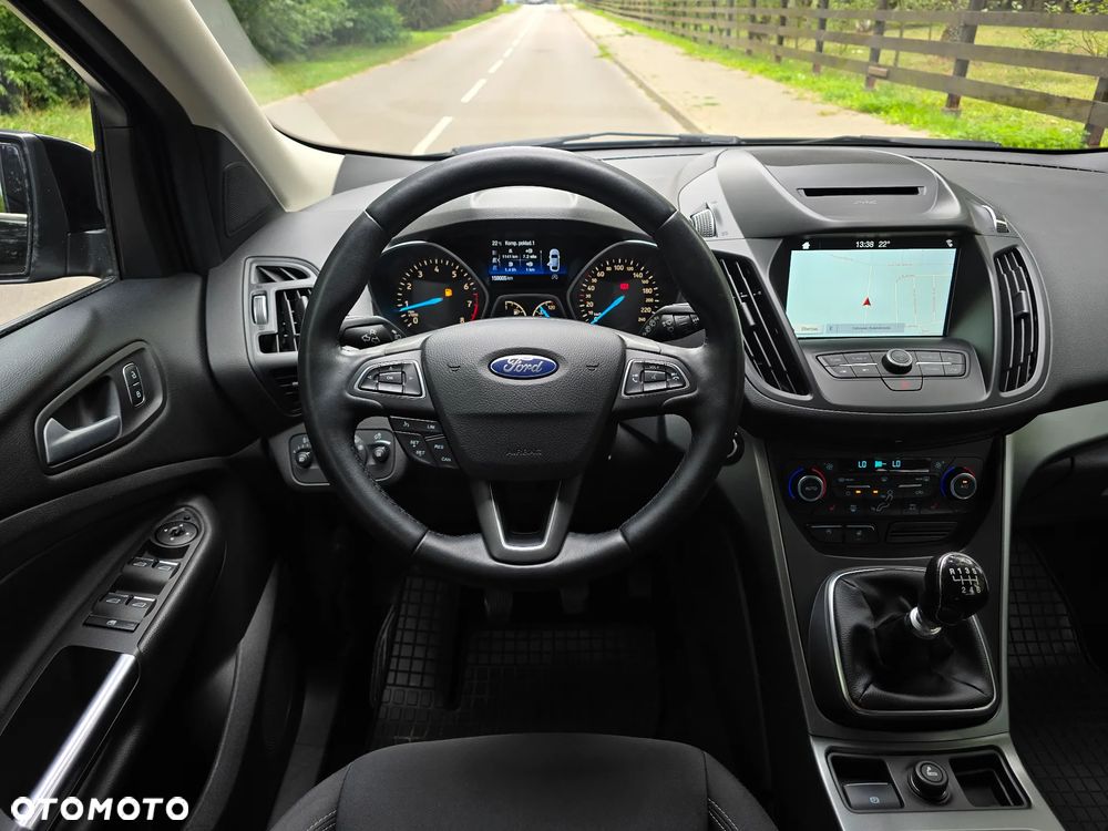 Ford Kuga 1.5 EcoBoost 2x4 Titanium - 6