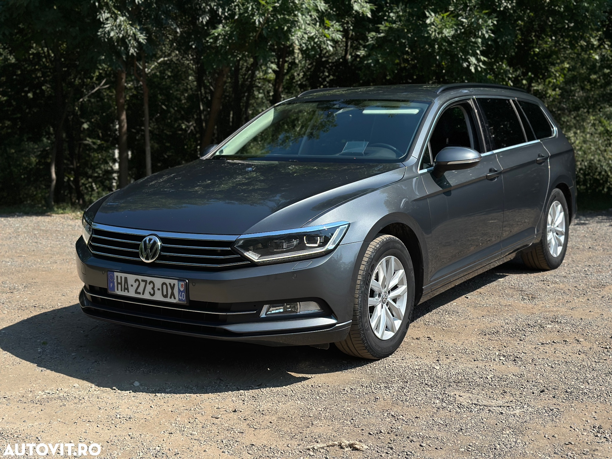 Volkswagen Passat - 2