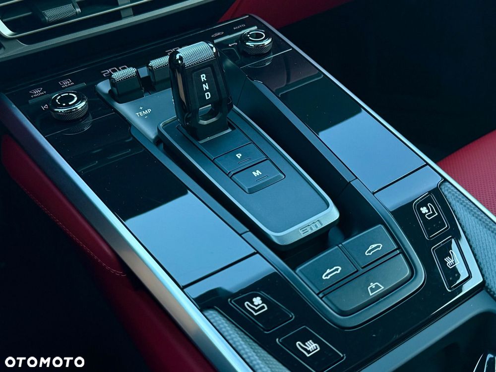 Porsche 911 Carrera 4S - 22