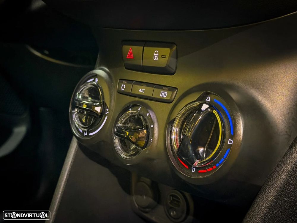 Peugeot 208 1.6 e-HDi SE Style - 23