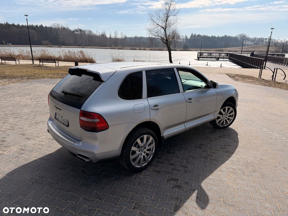 Porsche Cayenne Tiptronic S - 8