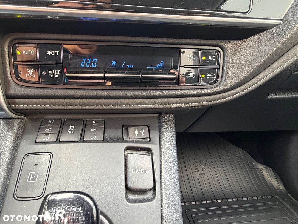 Toyota Auris 1.8 HSD Prestige NAVI - 35