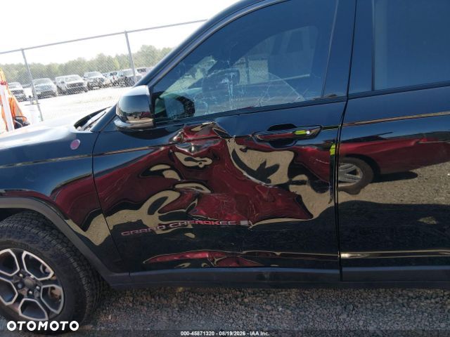 Jeep Grand Cherokee - 10