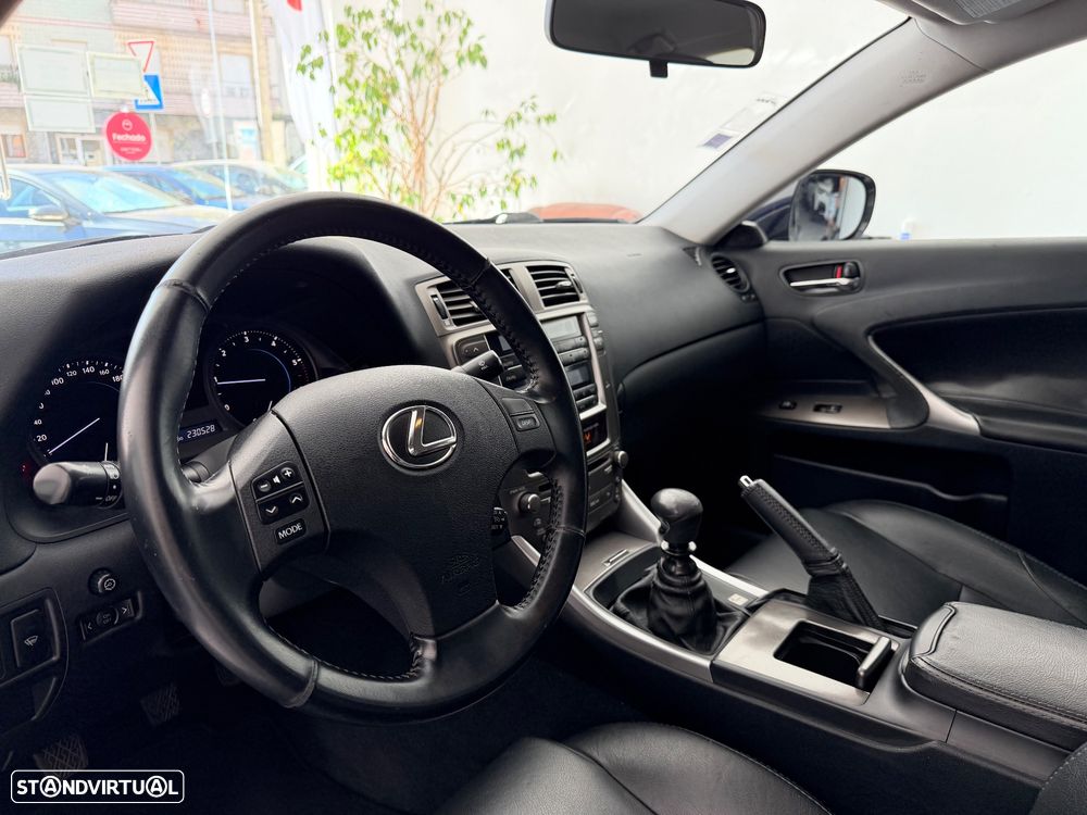 Lexus IS 220 d Base L6 - 10