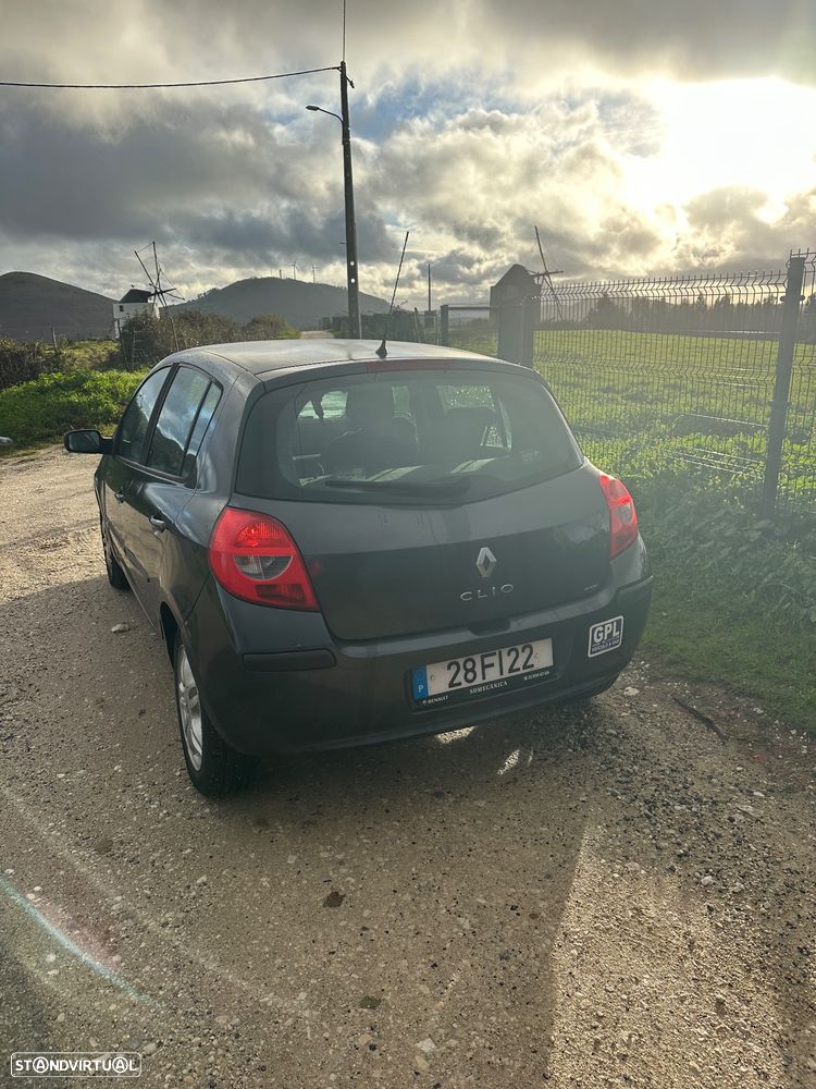 Renault Clio 1.2 16V Dynamique - 3