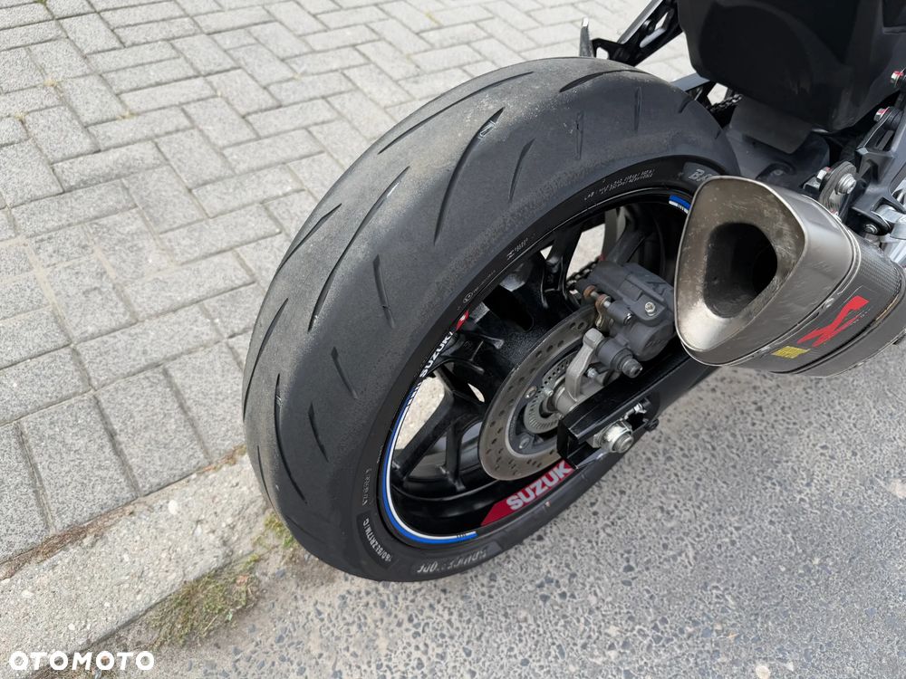 Suzuki GSX-R - 24