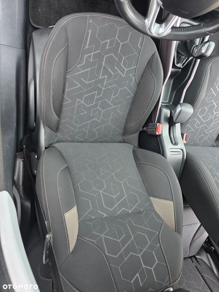 Peugeot 2008 1.2 Pure Tech Style EU6 - 29