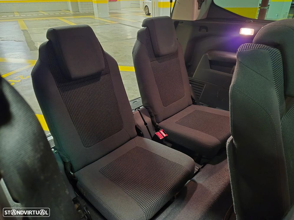 Peugeot 5008 1.6 E-HDi Allure 2-Tronic - 43