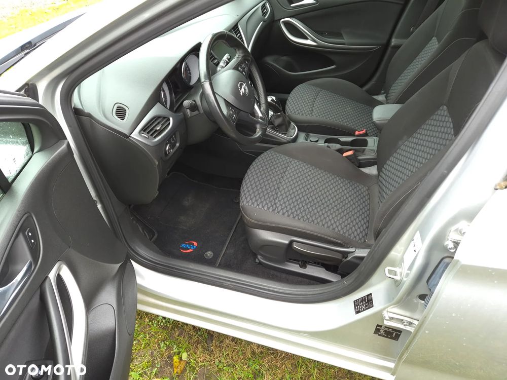 Opel Astra 1.4 Turbo 120 Jahre - 3