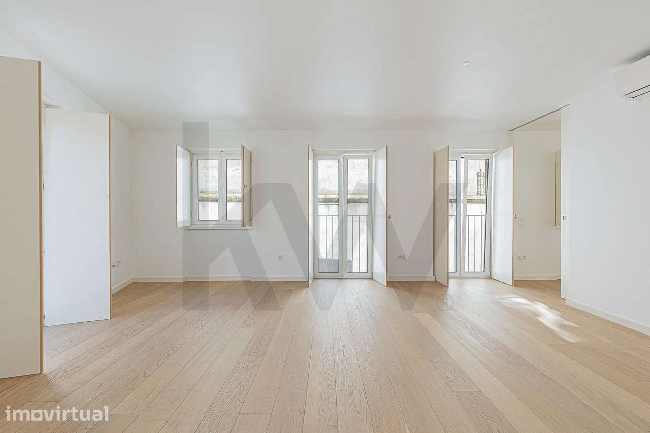 Elegante Apartamento Duplex T2 com Suite e Varandim em Lisboa - Grande imagem: 5/51