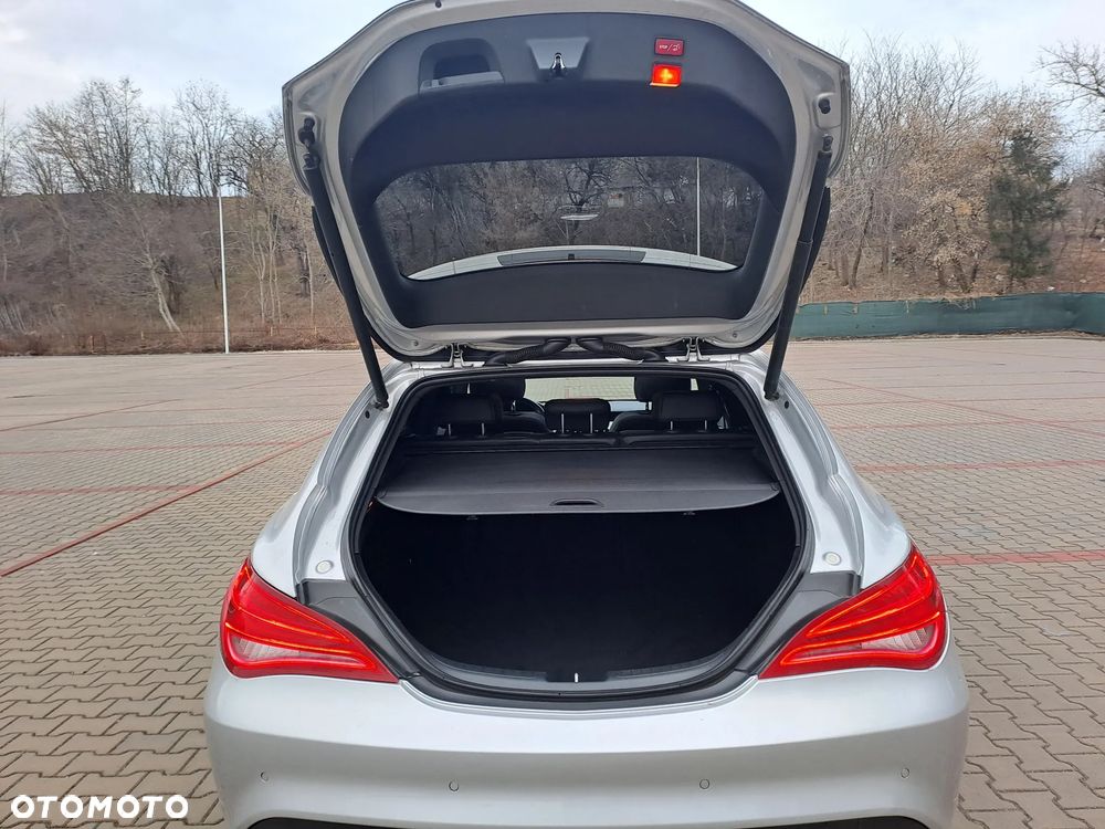Mercedes-Benz CLA 180 d 7G-DCT Peak Edition - 13