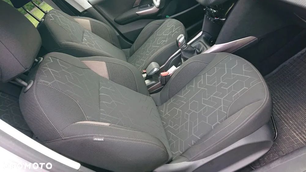 Peugeot 2008 1.2 Pure Tech Style - 23