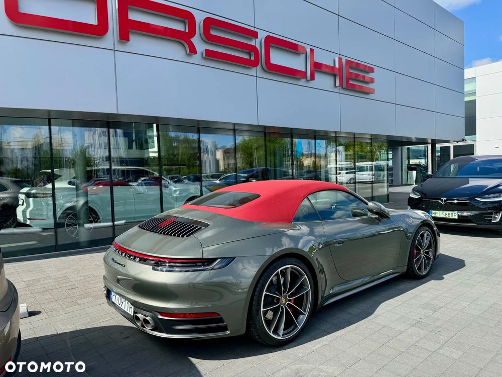 Porsche 911 Carrera 4S - 4