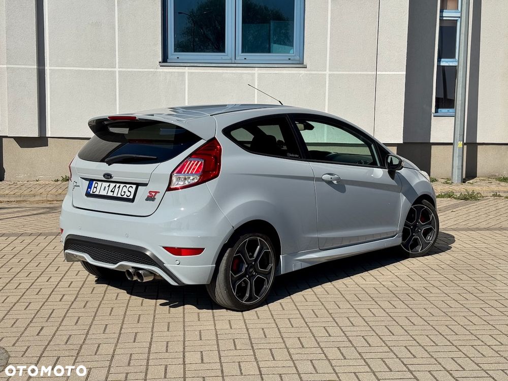 Ford Fiesta ST200 - 7