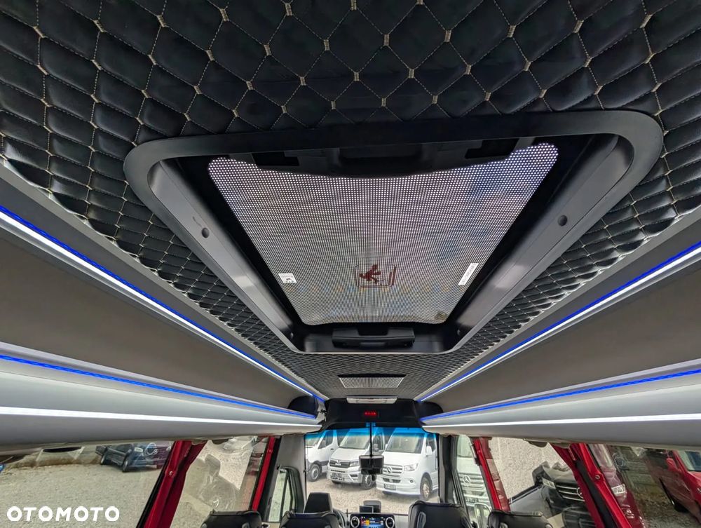 Mercedes-Benz Sprinter 519 - 30