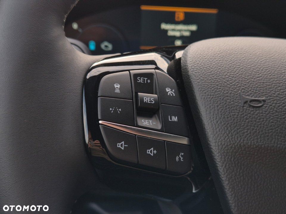 Ford Kuga - 17