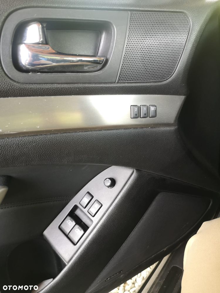 Infiniti G G37 - 13