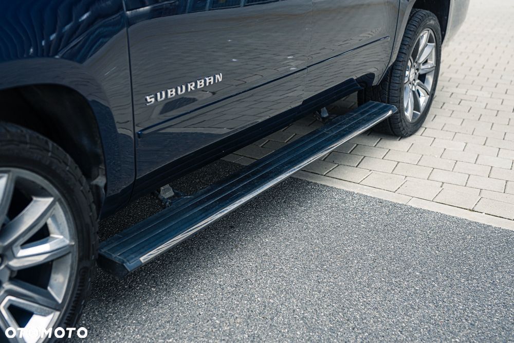 Chevrolet Suburban - 7