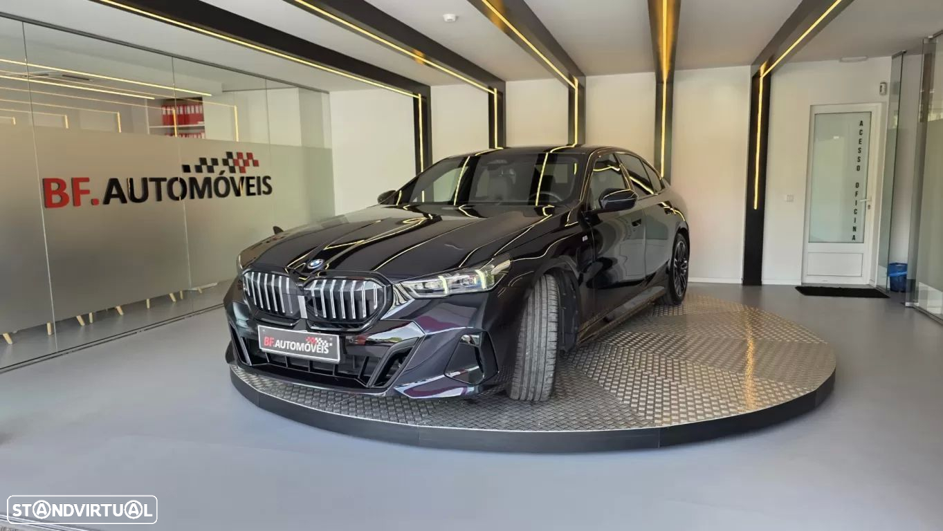 BMW 530 e Pack Desportivo M Pro - 13