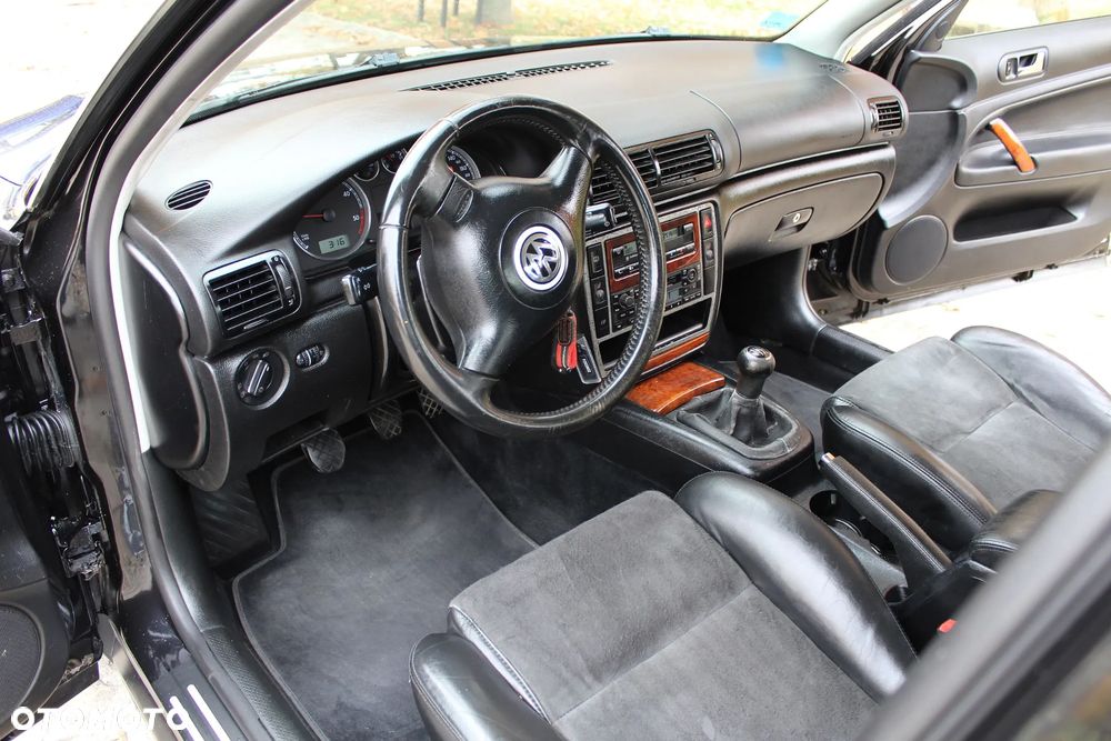 Volkswagen Passat 1.9 TDI Exclusive - 21