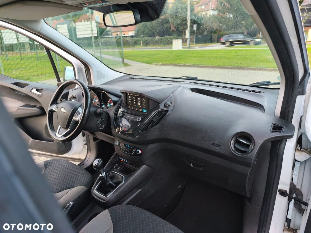 Ford Tourneo Courier - 14
