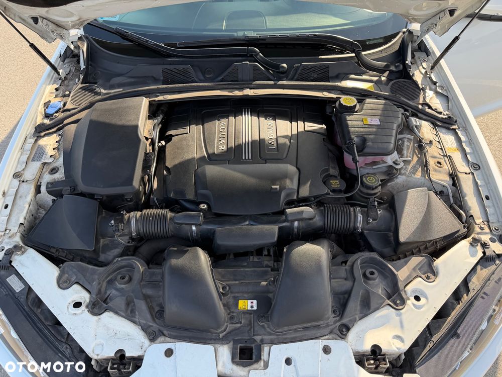 Jaguar XF 5.0 V8 Luxury - 22