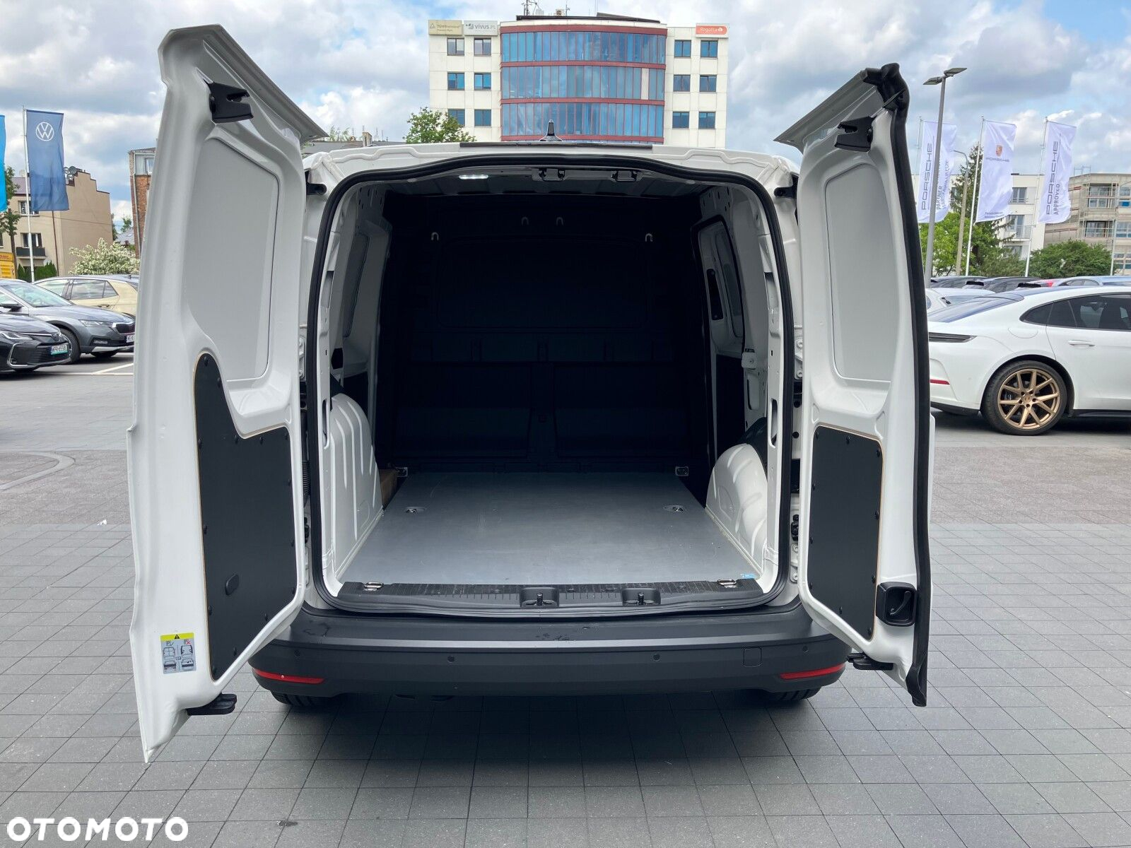 Volkswagen Caddy Caddy  silnik: 2,0 l TDI EU6 SCR  75 kW skrzynia biegów: manualna 6 -biegowa rozstaw osi: 2755 mm - 31