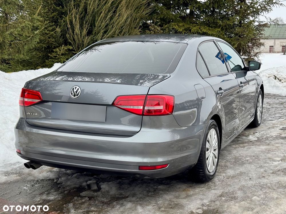 Volkswagen Jetta 2.0 Base - 3