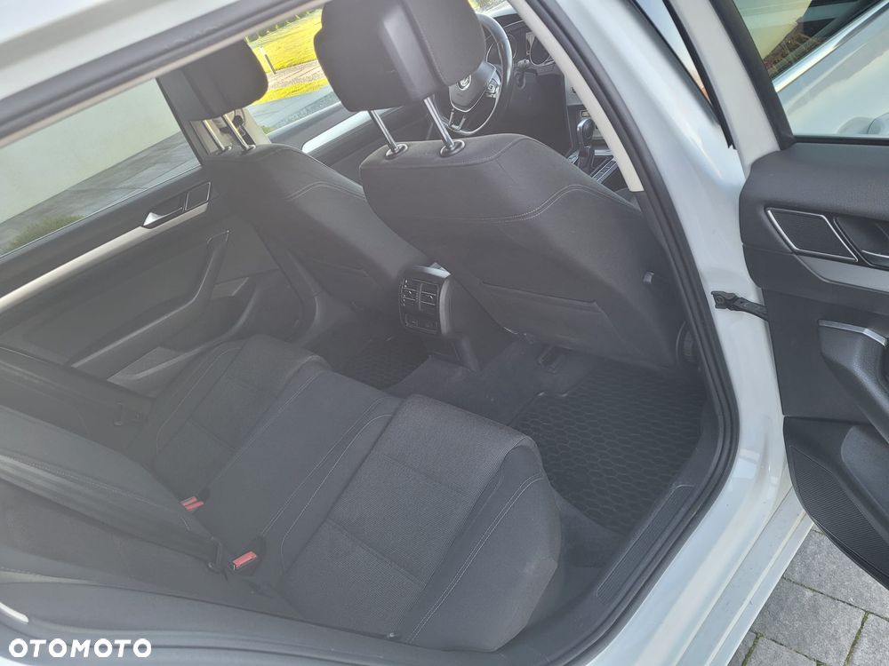 Volkswagen Passat 2.0 TDI (BlueMotion Technology) DSG Comfortline - 8
