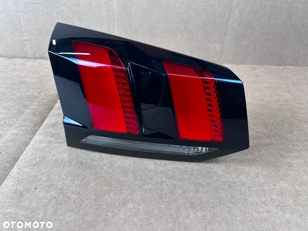 PEUGEOT 5008 II 9811027880 LEWA LAMPA LED TYLNA W KLAPE