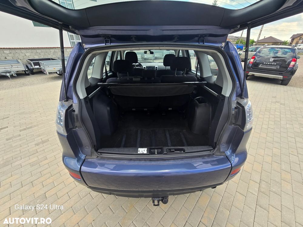 Mitsubishi Outlander 2.0 DI-D Intense - 17
