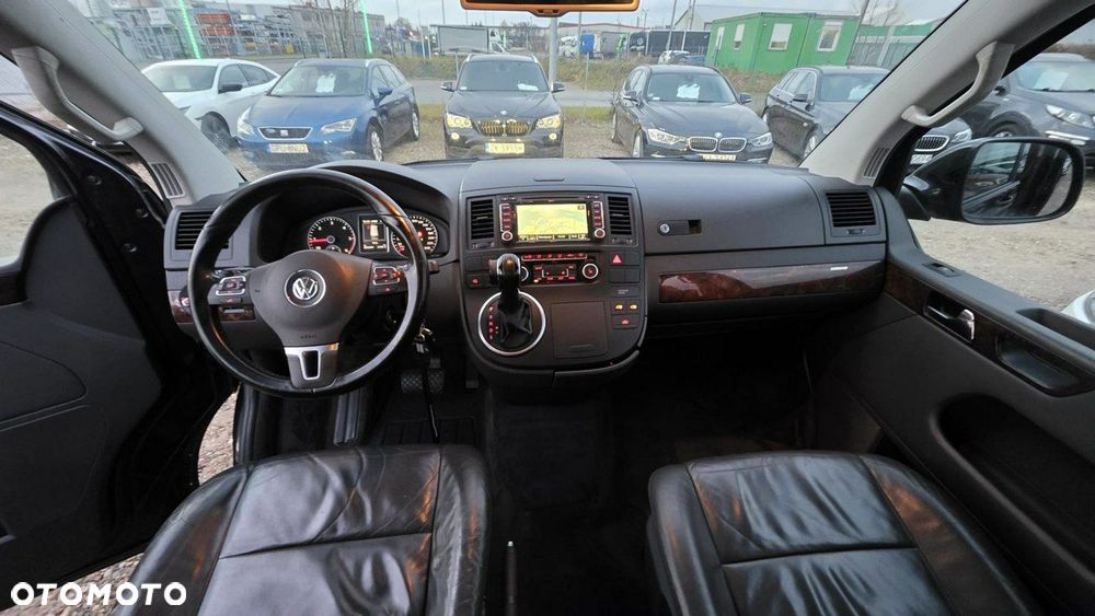 Volkswagen Multivan - 21