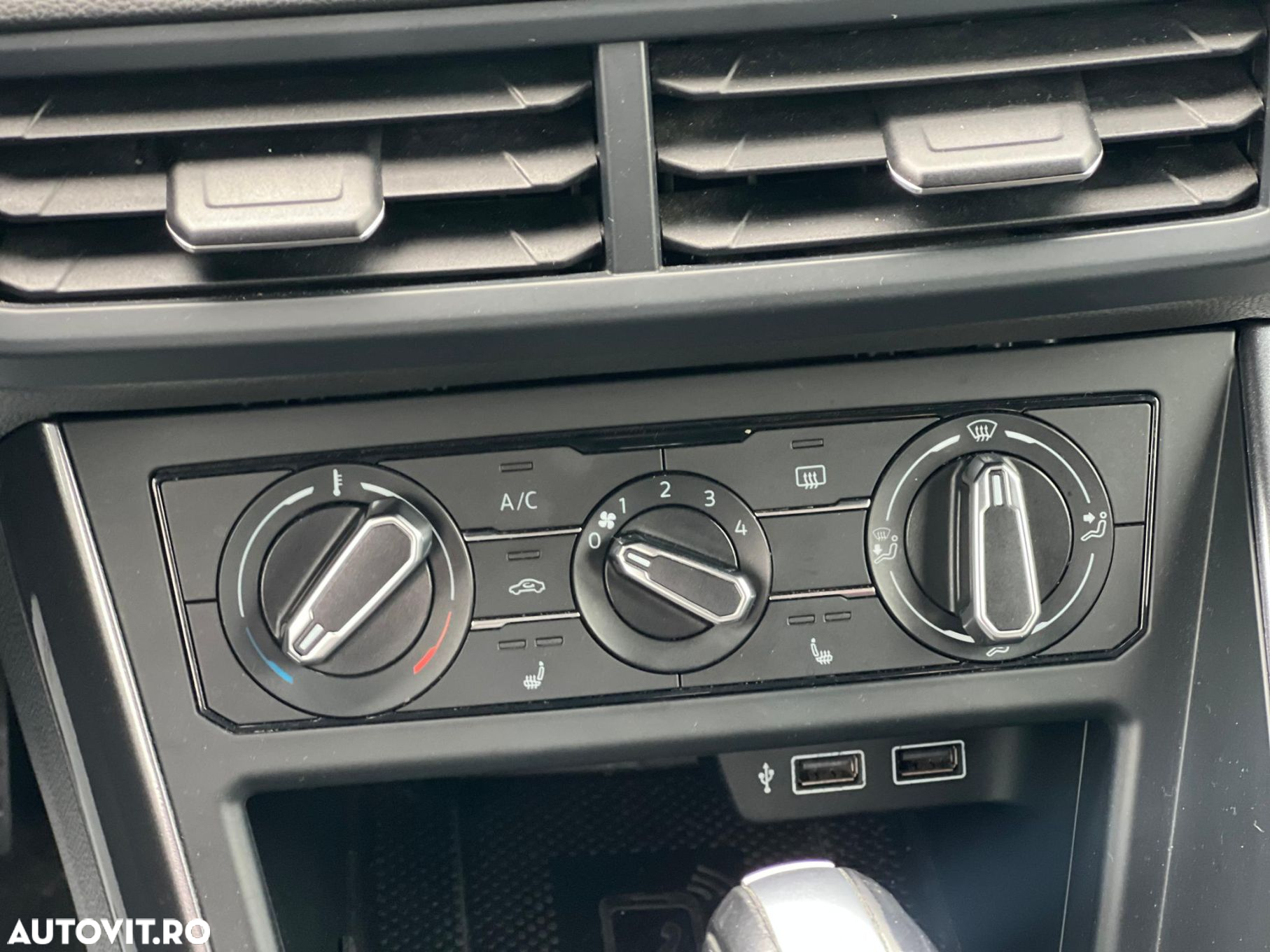 Volkswagen Polo - 12