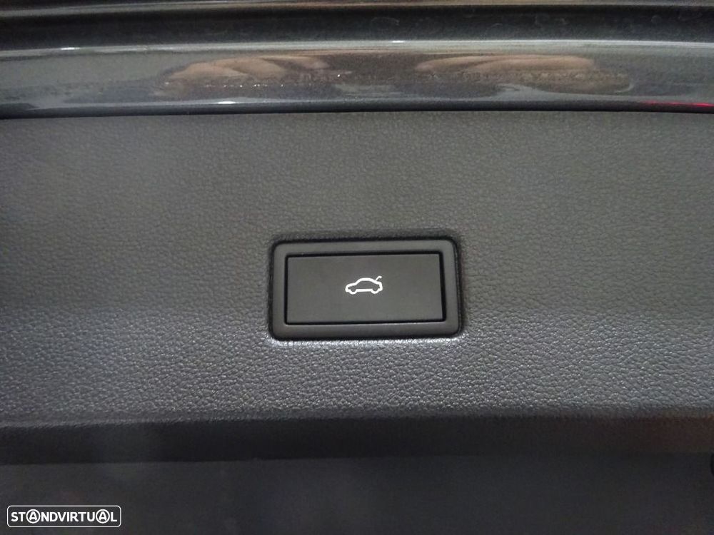 VW T-Roc 2.0 TDI R-Line DSG - 34