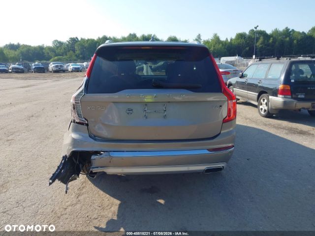 Volvo XC 90 - 6