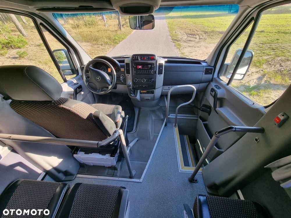 Mercedes-Benz Sprinter - 20
