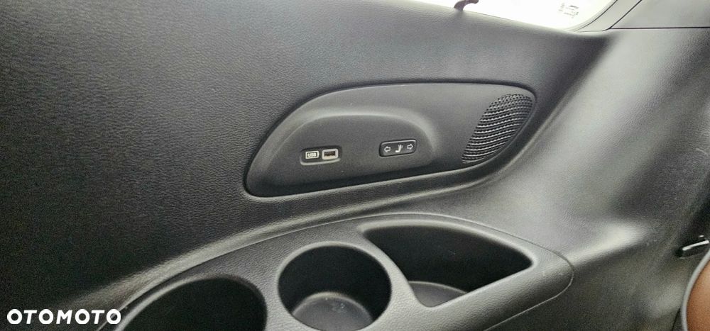 Chrysler Pacifica - 34