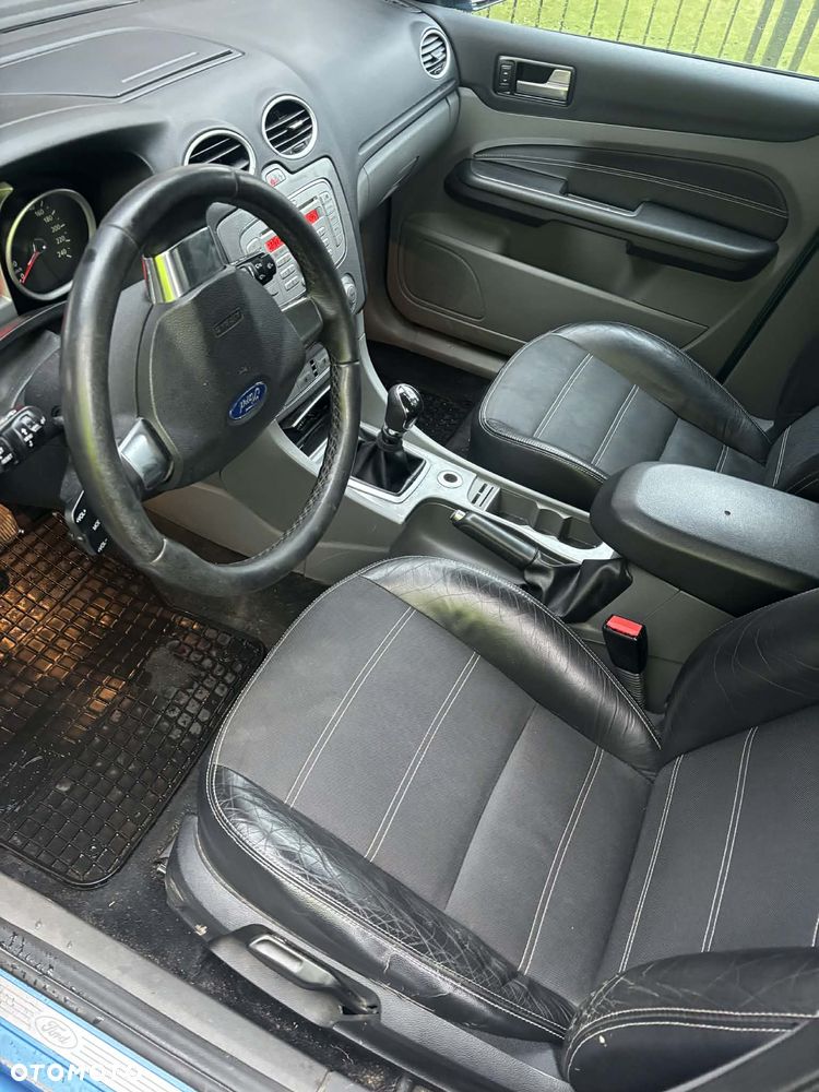 Ford Focus 1.8 FF Platinium X - 21