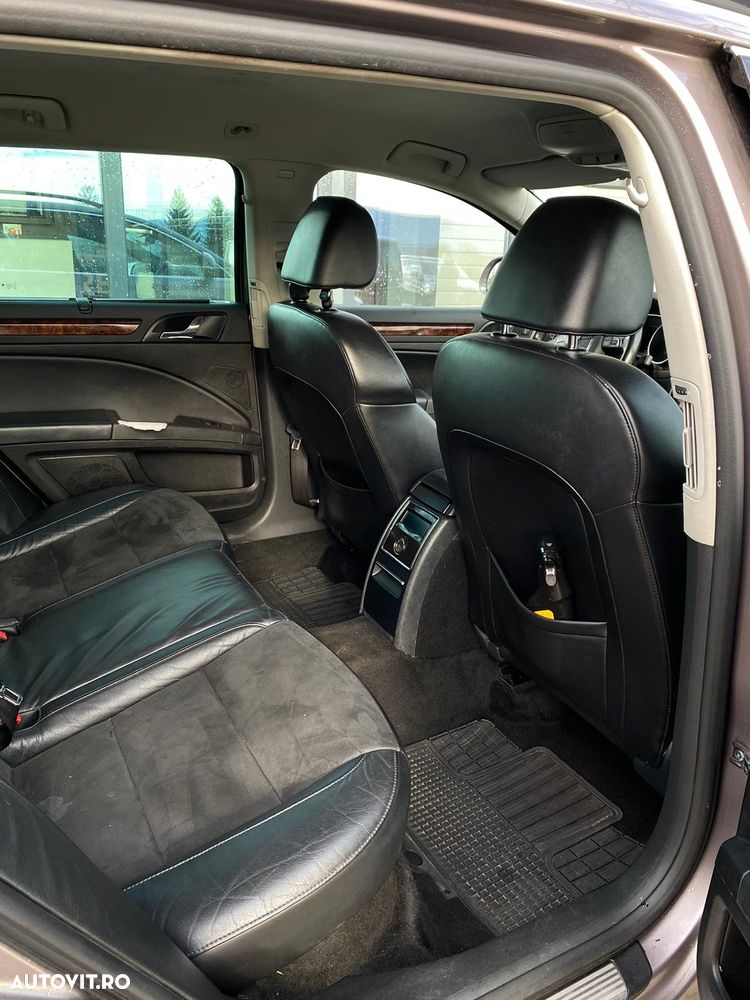 Skoda Superb Combi 2.0 TDI Ambition DSG - 8