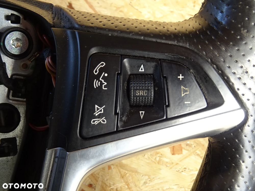 OPEL INSIGNIA A KIEROWNICA MULTIFUNKCJA SKÓRA PERFOROWANA AGR SPORT OPC LINE - 26